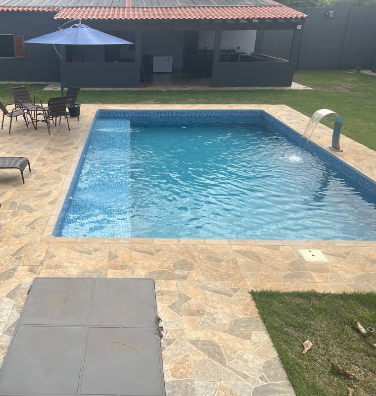 piscina com hidromassagem